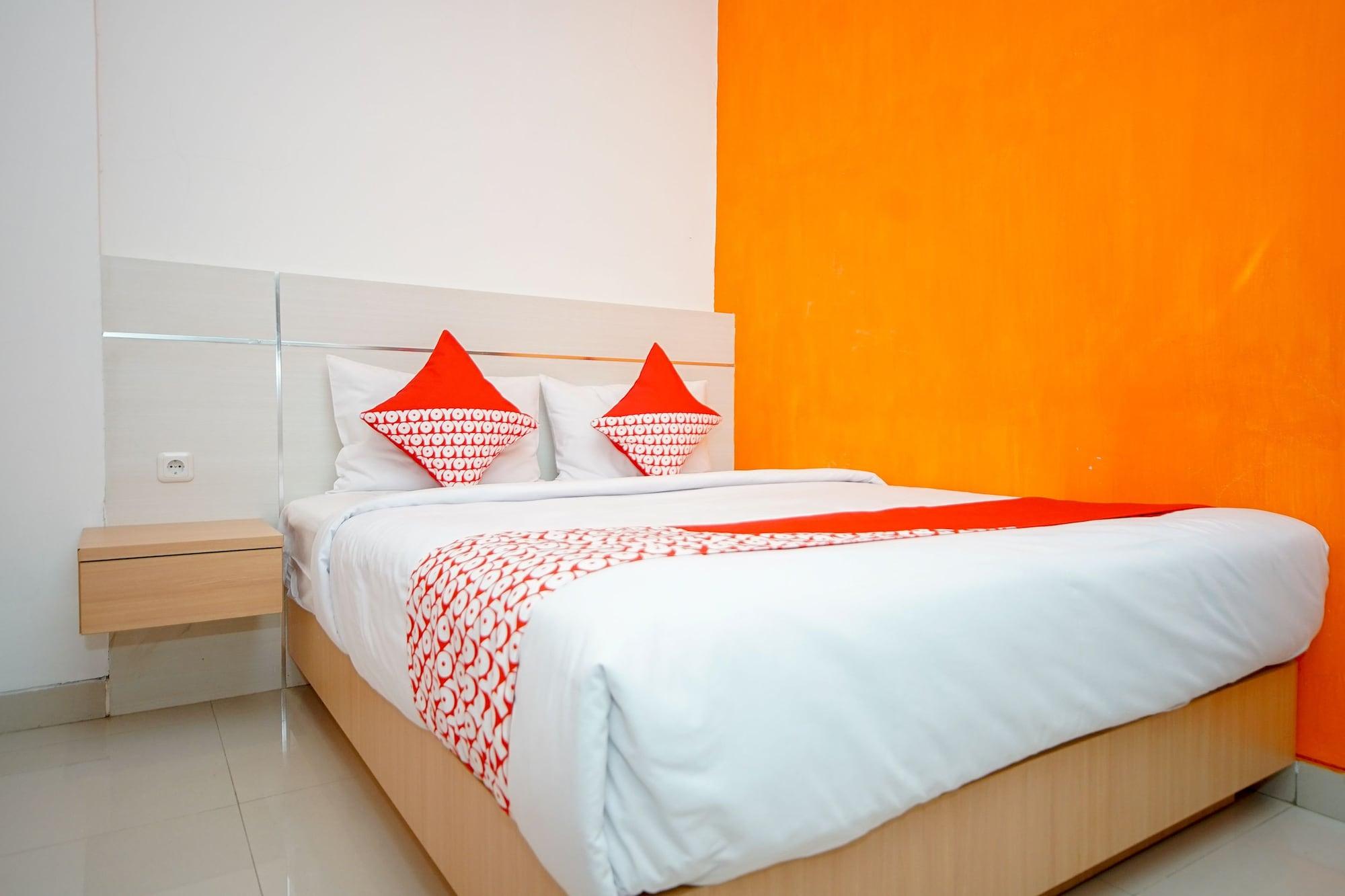 Oyo 344 Kr Hotel Палембанг Екстериор снимка