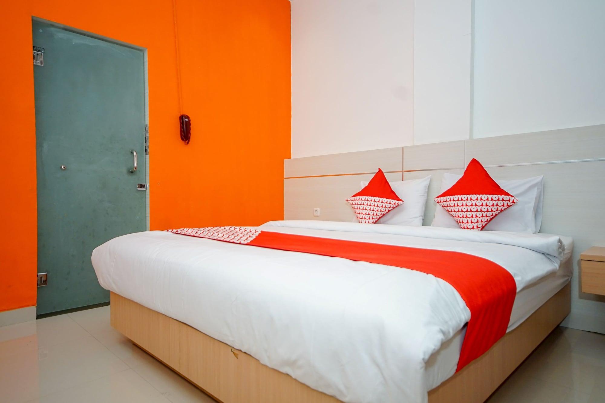 Oyo 344 Kr Hotel Палембанг Екстериор снимка