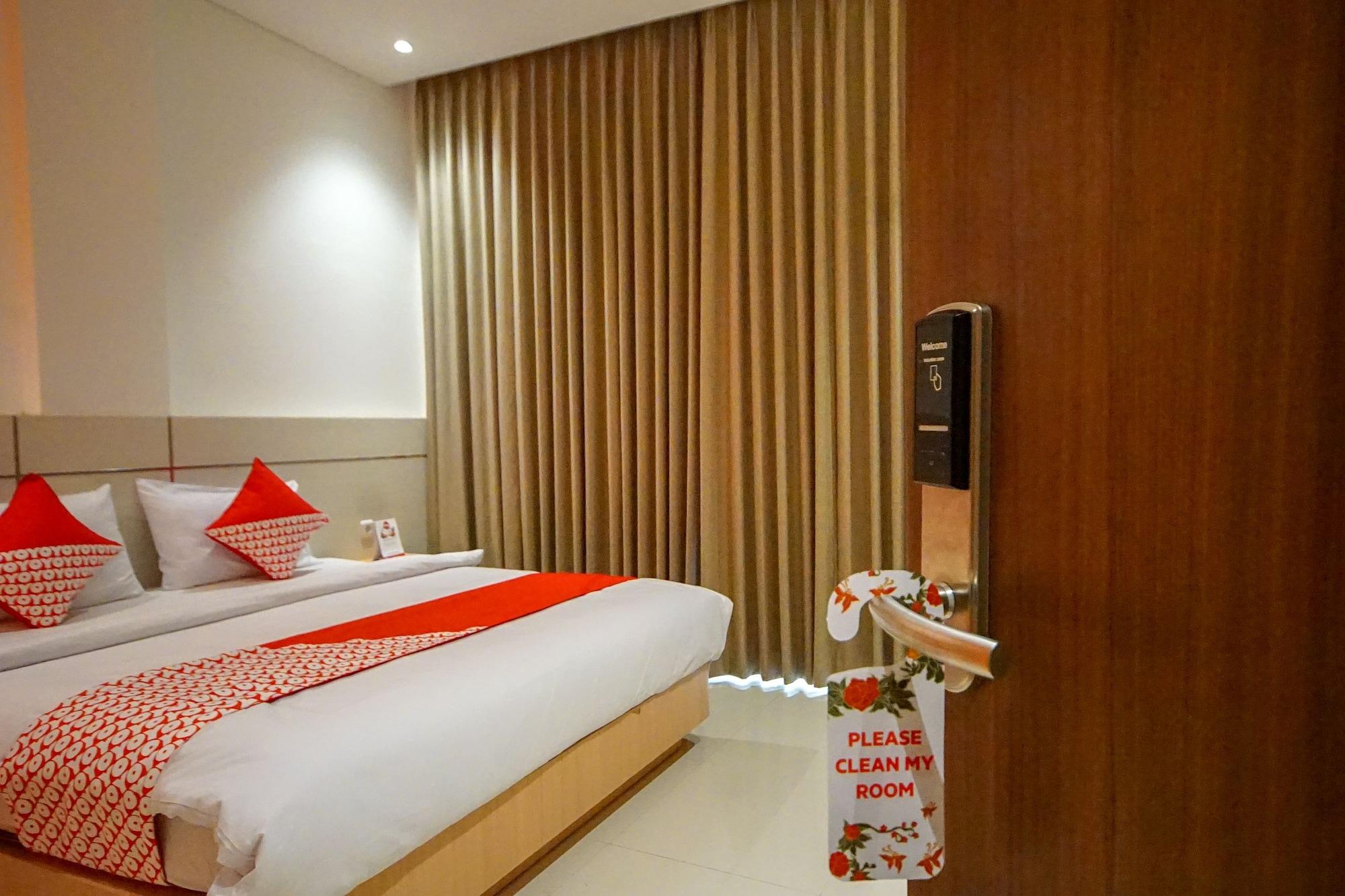 Oyo 344 Kr Hotel Палембанг Екстериор снимка