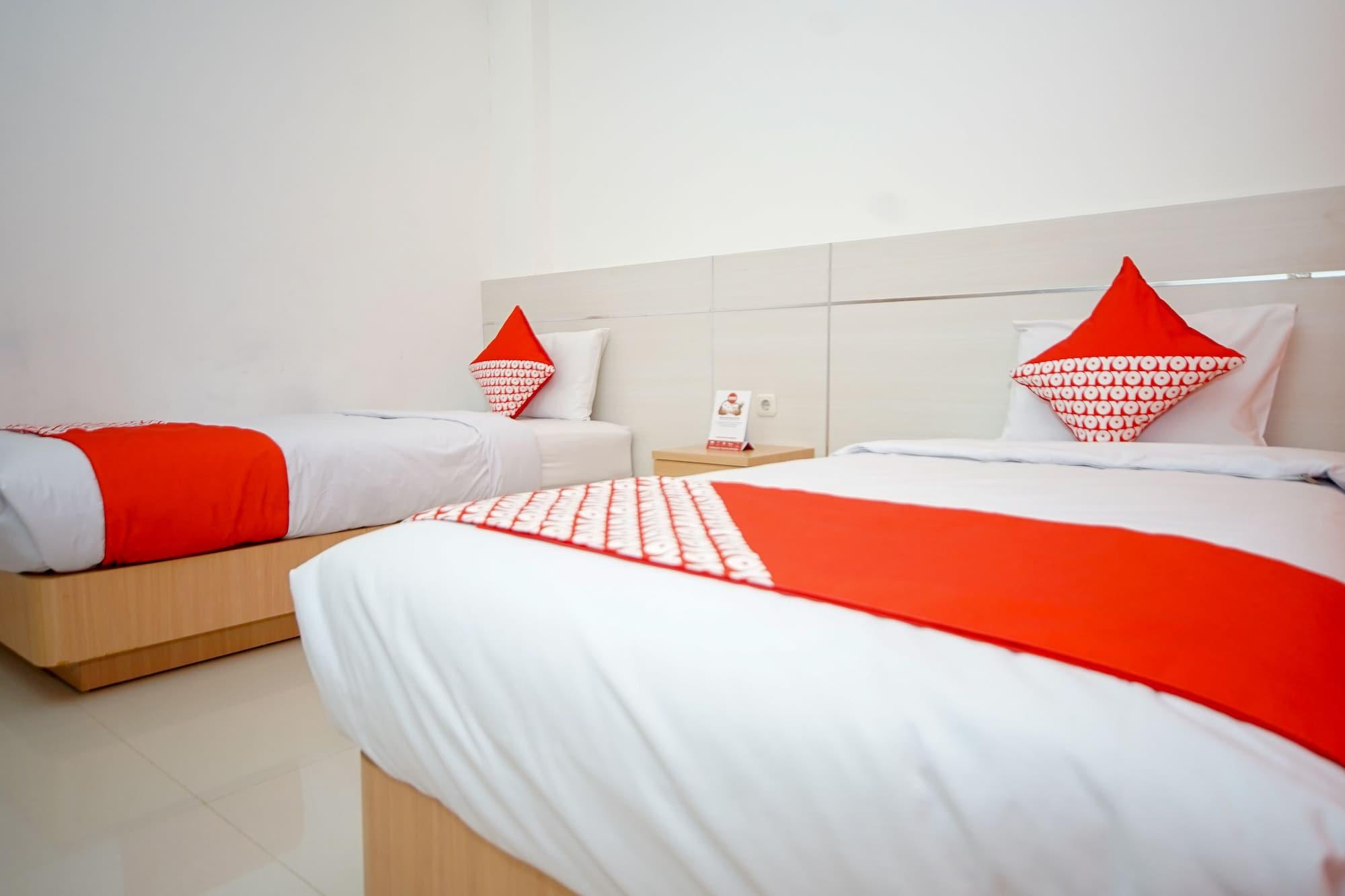 Oyo 344 Kr Hotel Палембанг Екстериор снимка