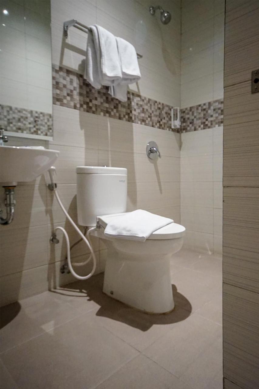 Oyo 344 Kr Hotel Палембанг Екстериор снимка
