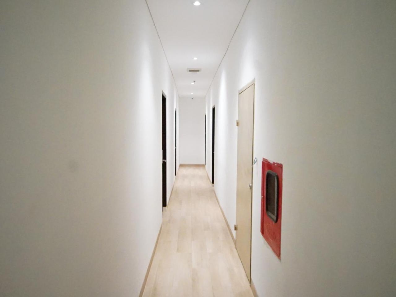 Oyo 344 Kr Hotel Палембанг Екстериор снимка